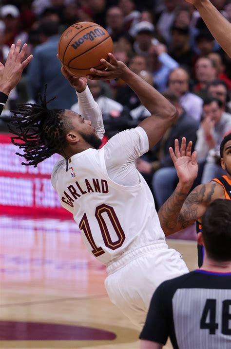 Garland scores 32, Cavs beat Knicks 107.